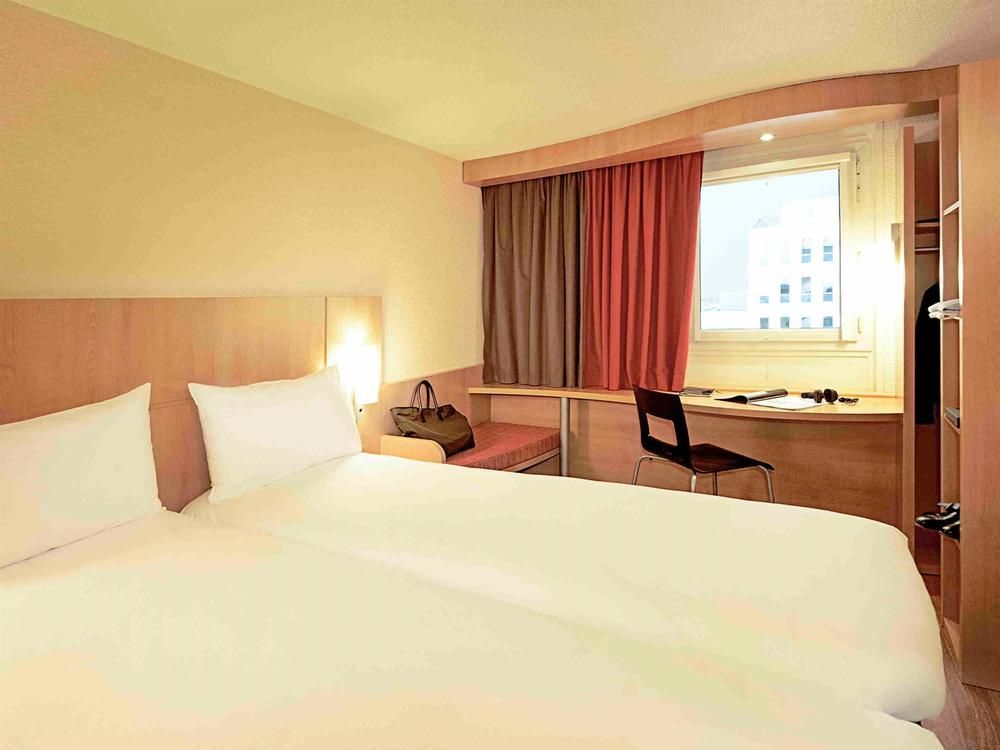 Ibis Carcassonne Est La Cite Hotell Exteriör bild